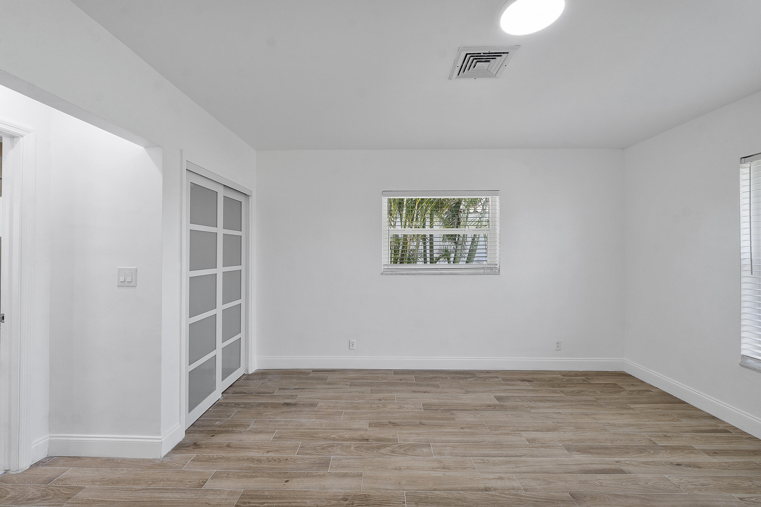 BOCA RATON SQUARE UNIT 1 - Residential