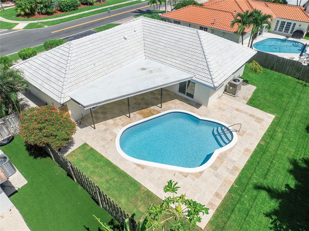 Photo of 400 SW 9th Avenue, Boca Raton, FL 33486 (MLS # B26020929)