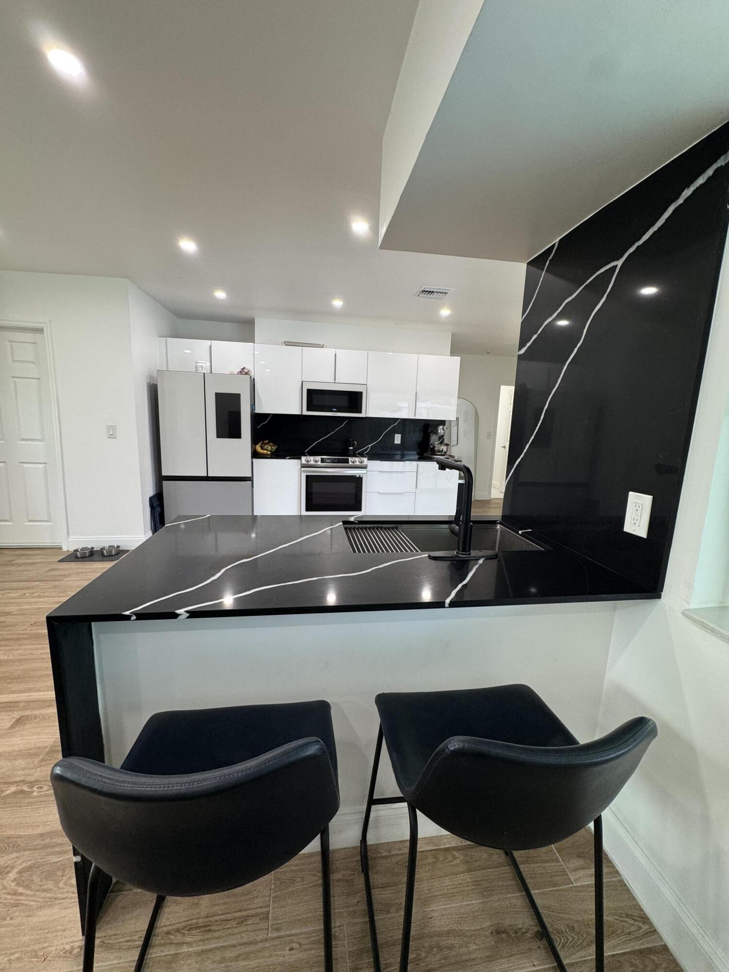 BOCA RATON SQUARE UNIT 1 - Residential