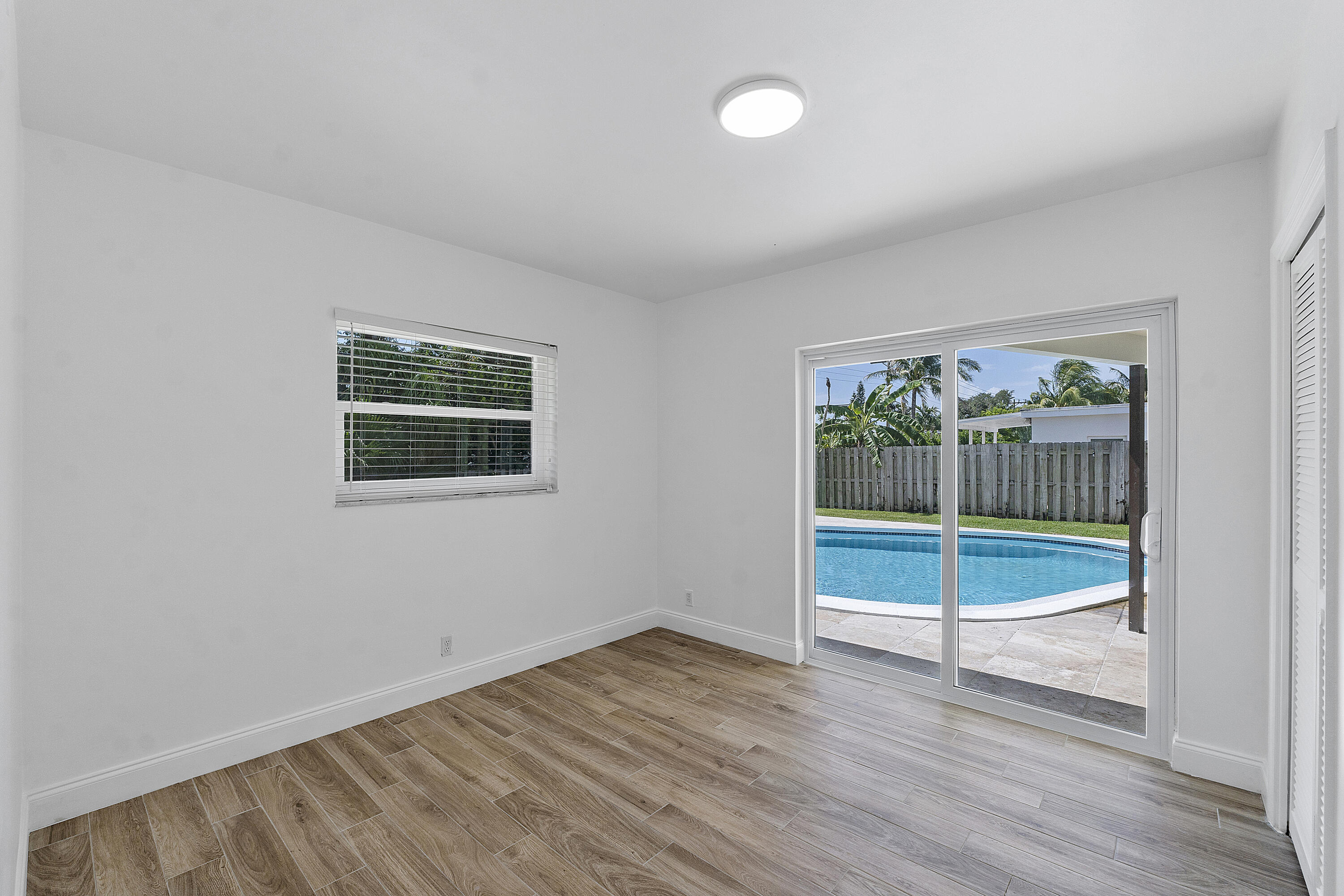 BOCA RATON SQUARE UNIT 1 - Residential