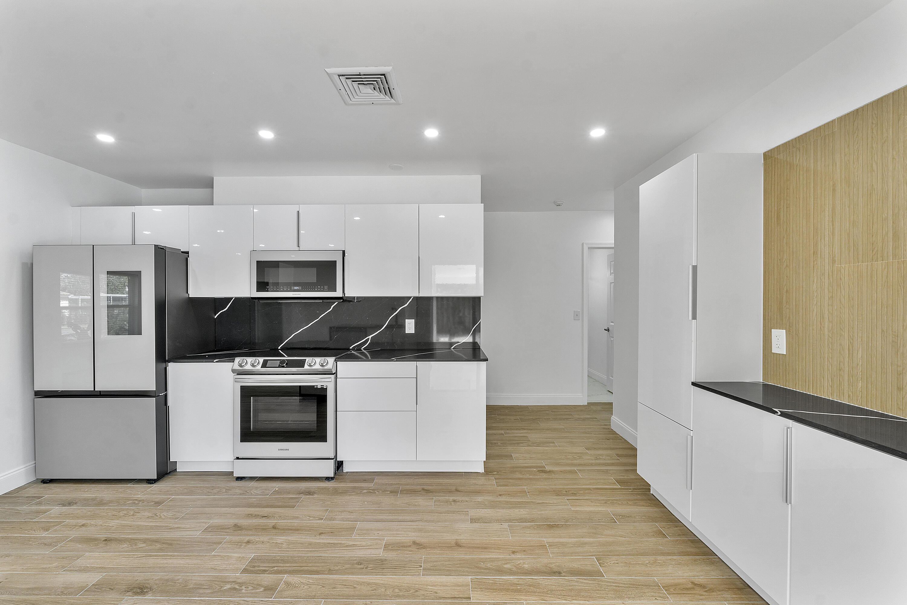 BOCA RATON SQUARE UNIT 1 - Residential