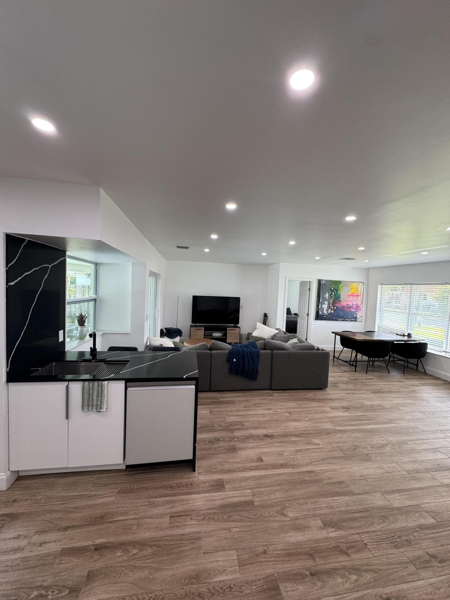 BOCA RATON SQUARE UNIT 1 - Residential