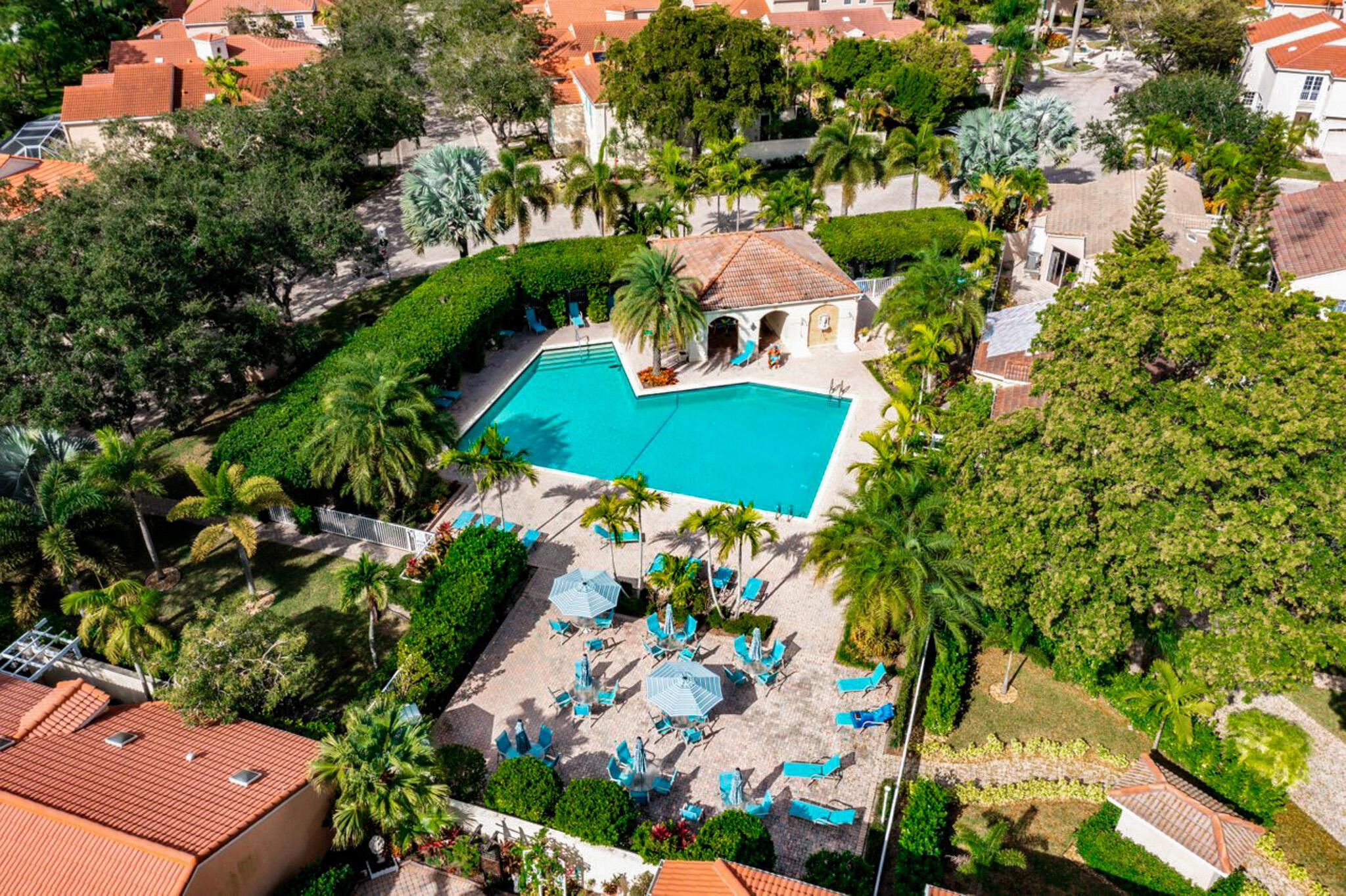 VILLA D ESTE - Residential Lease