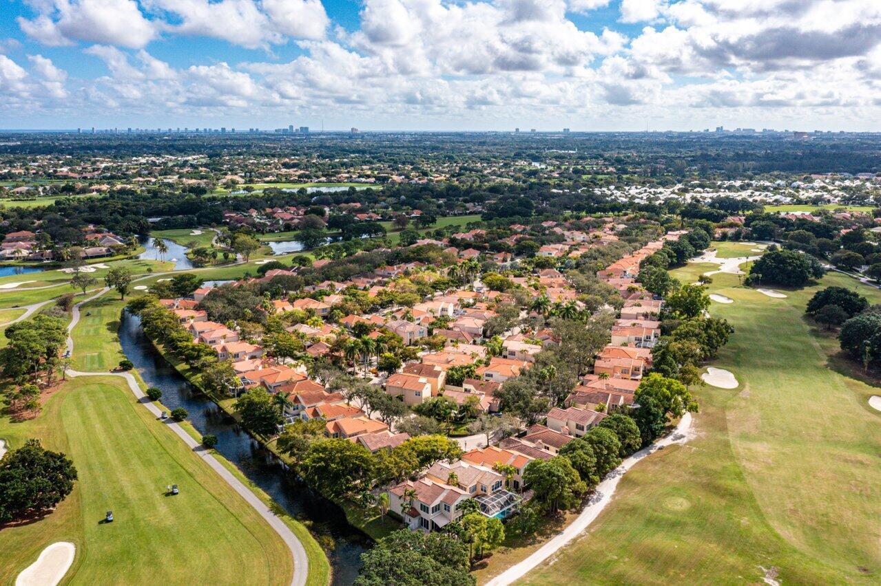 VILLA D ESTE - Residential Lease