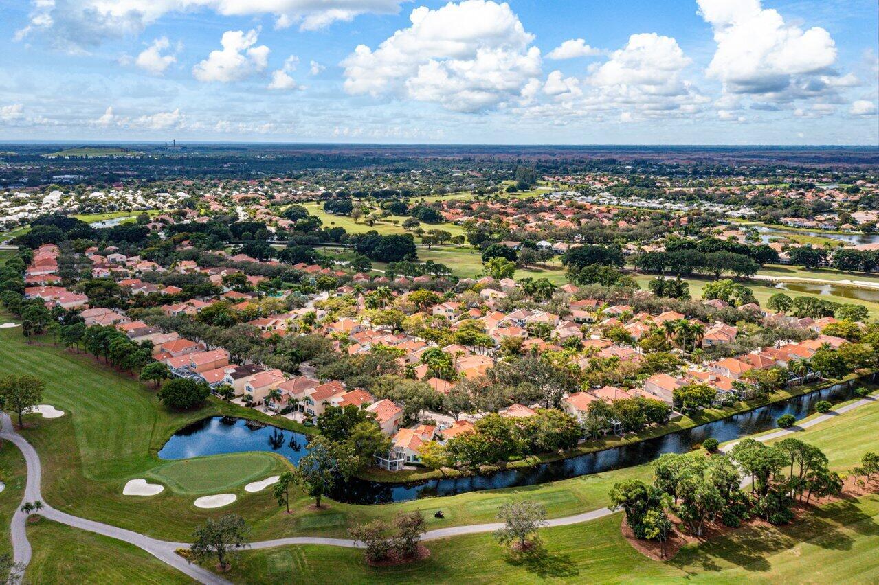 VILLA D ESTE - Residential Lease