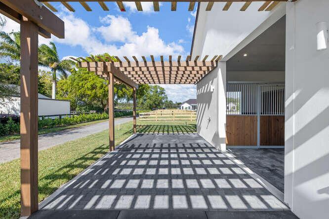 SADDLE TRAIL PARK OF WELL - Residential Lease