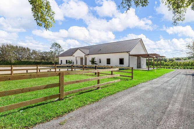 SADDLE TRAIL PARK OF WELL - Residential Lease