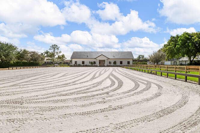 SADDLE TRAIL PARK OF WELL - Residential Lease