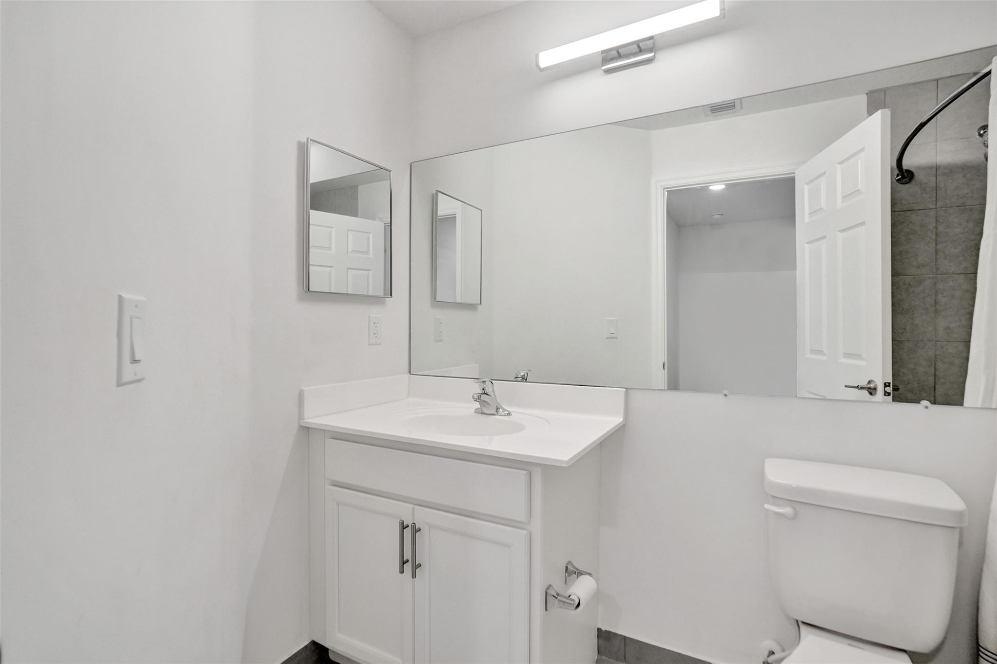 Emerald Isles 137-27 B - Residential Lease