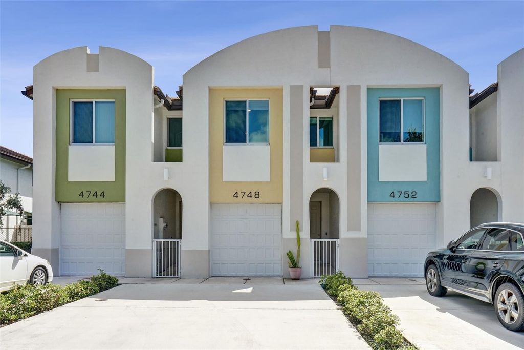 Photo of 4748 SW 63rd Terrace #4748, Davie, FL 33314 (MLS # F10523628)