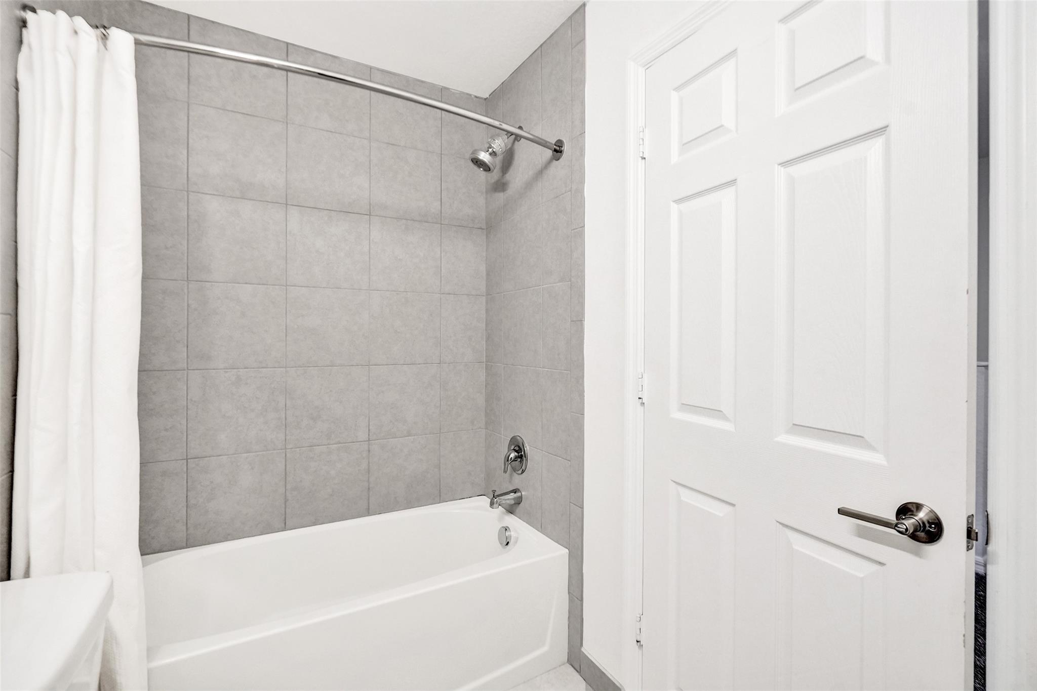 Emerald Isles 137-27 B - Residential Lease