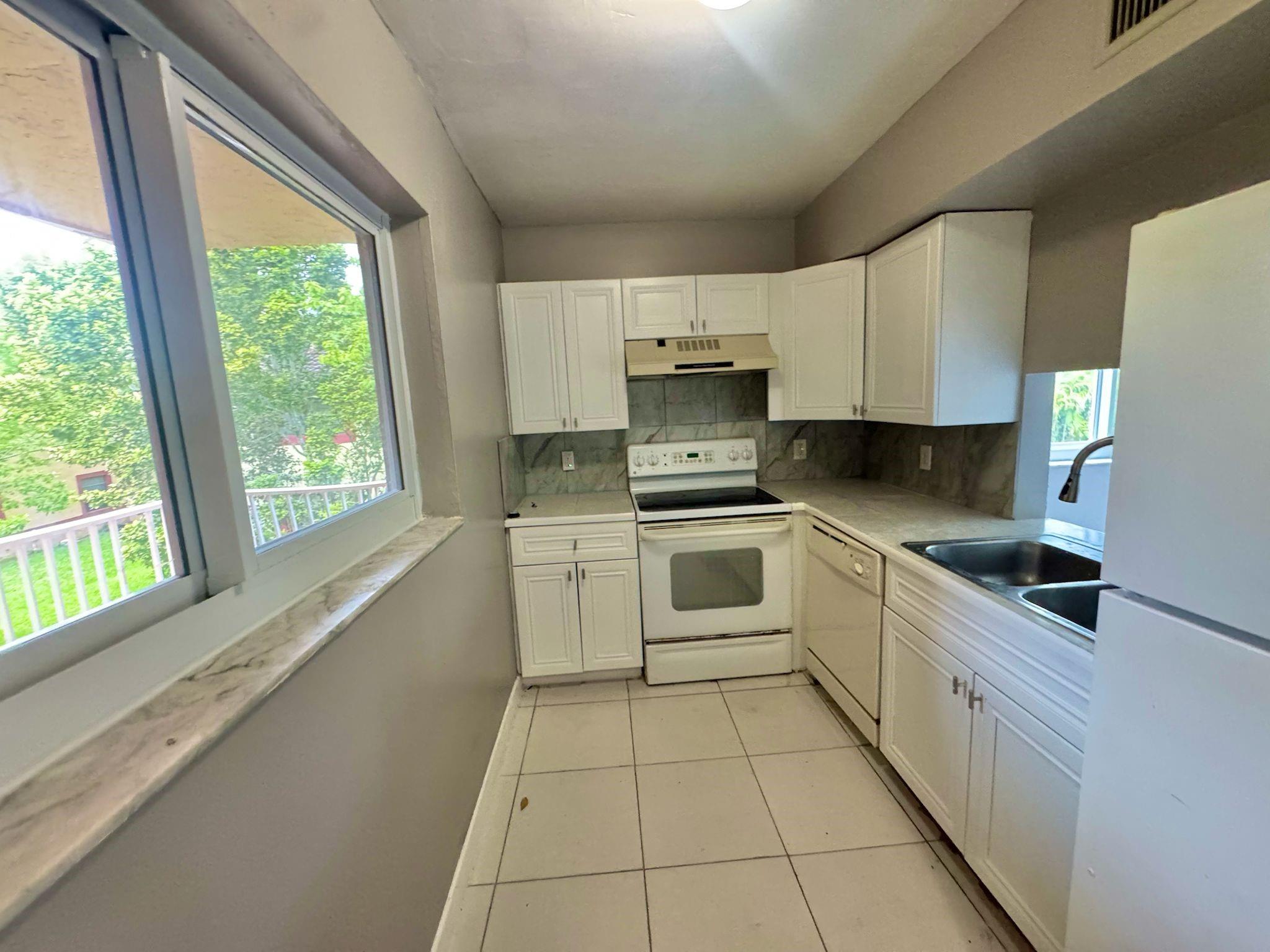 Castlewood 71-37 B - Residential Lease