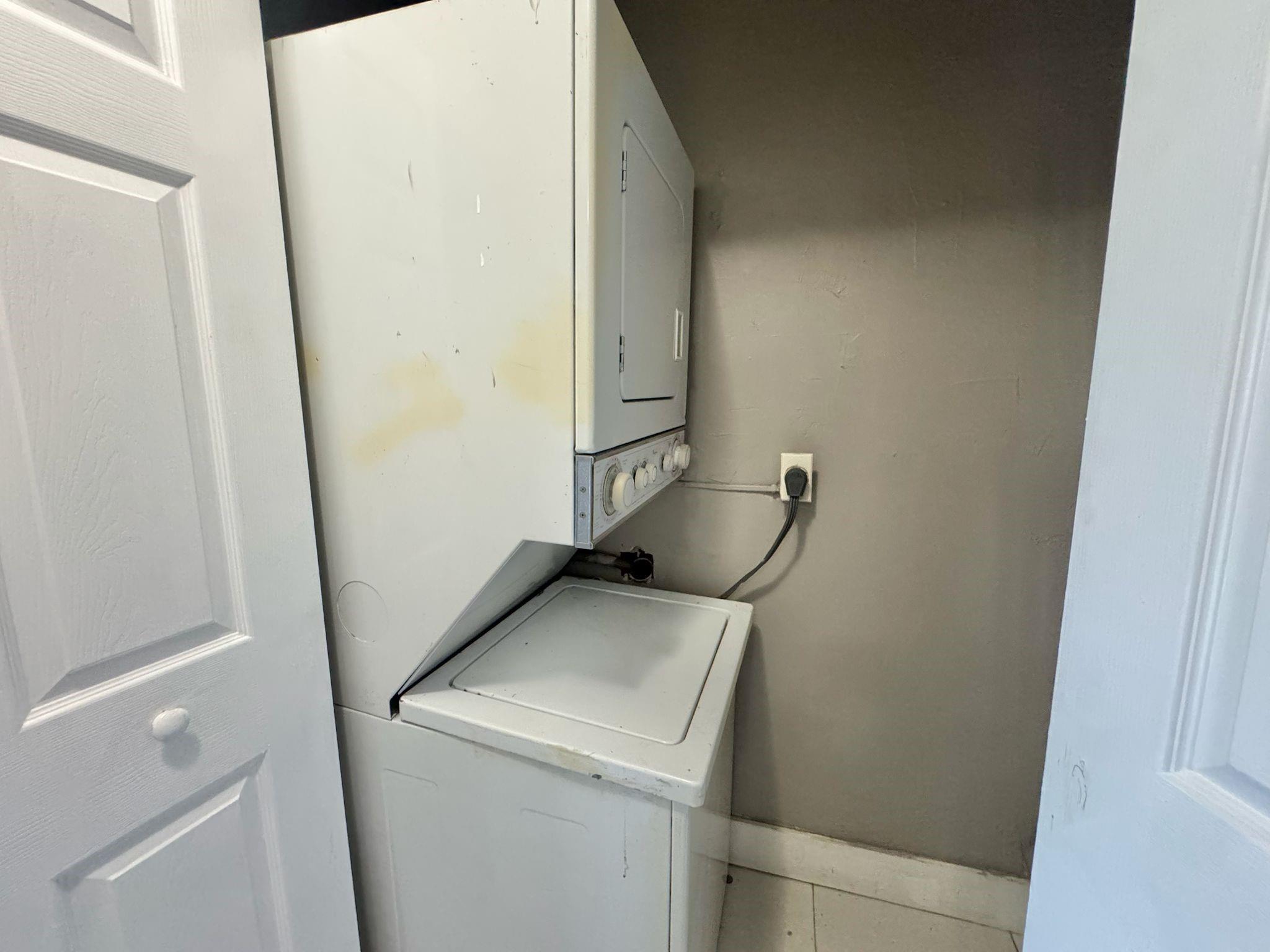 Castlewood 71-37 B - Residential Lease
