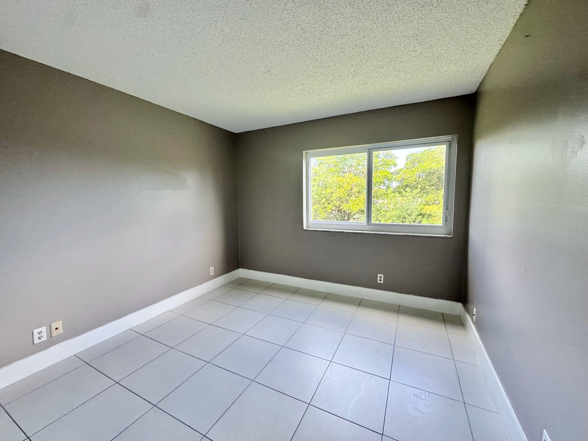 Castlewood 71-37 B - Residential Lease