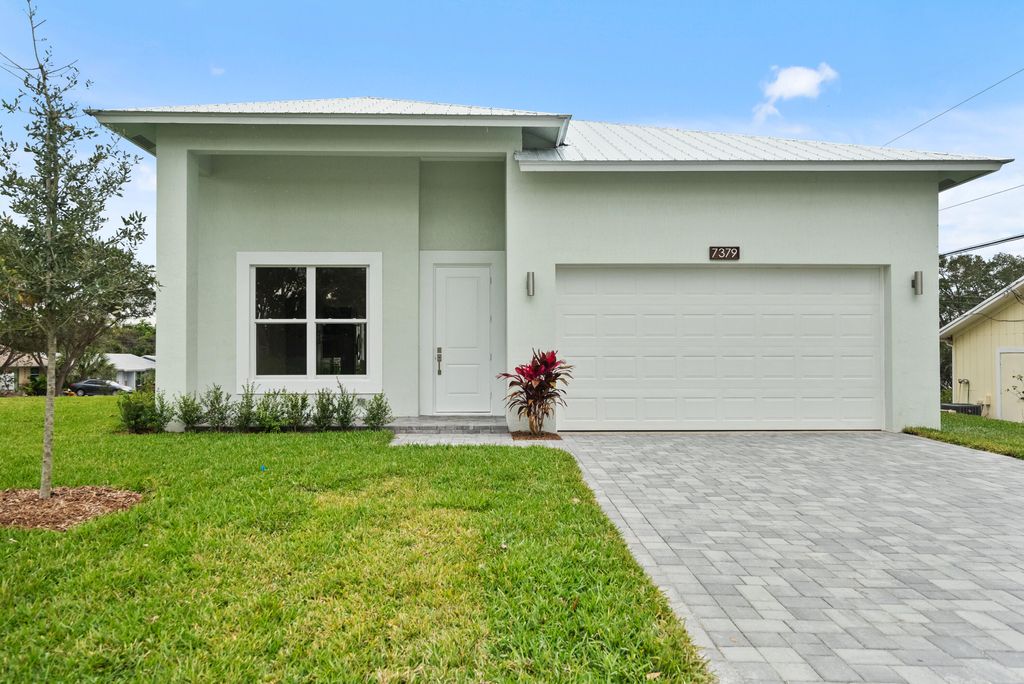 Photo of 7379 SE Flamingo Way, Hobe Sound, FL 33455 (MLS # R10850118)