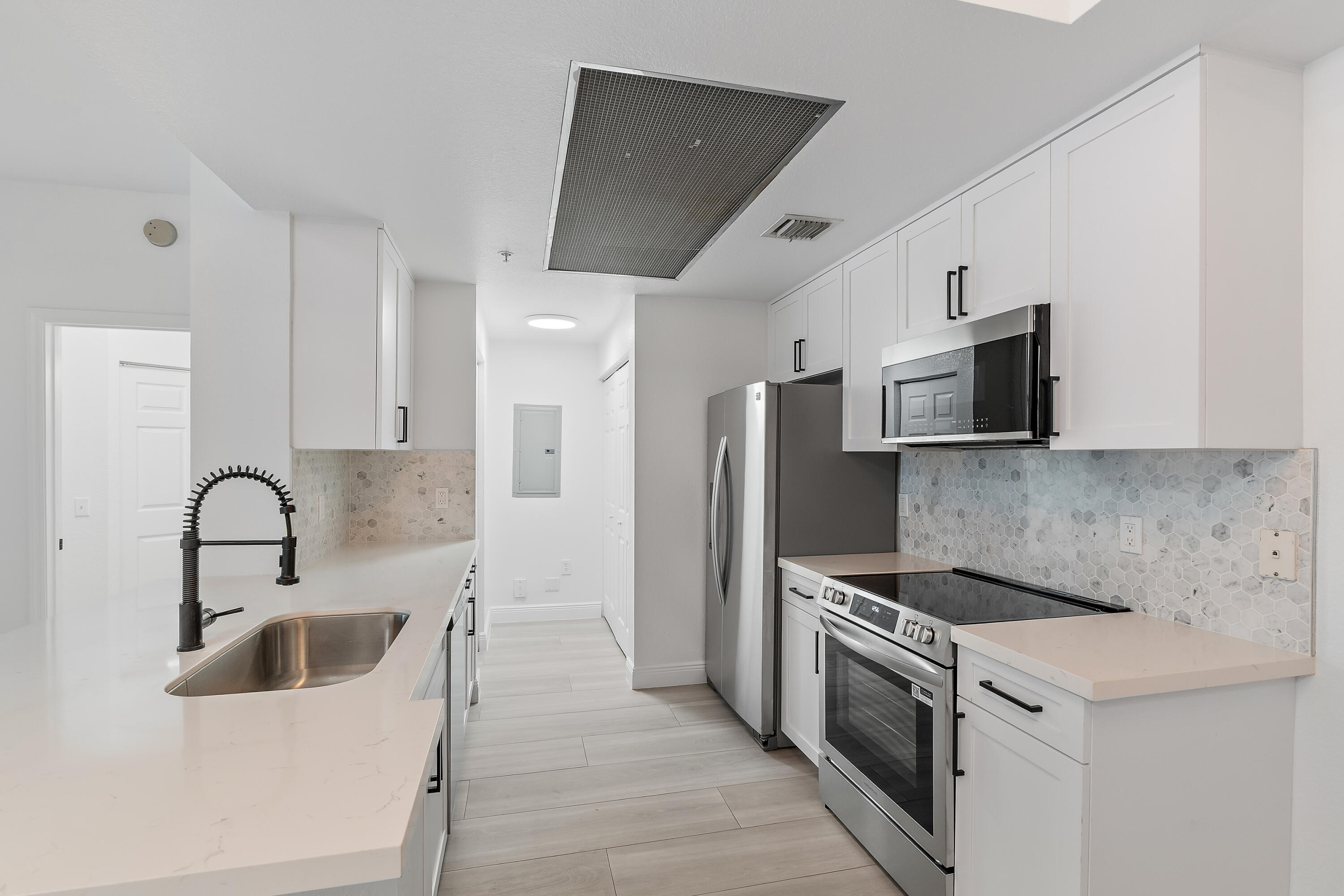 2807 VERONIA Drive 108