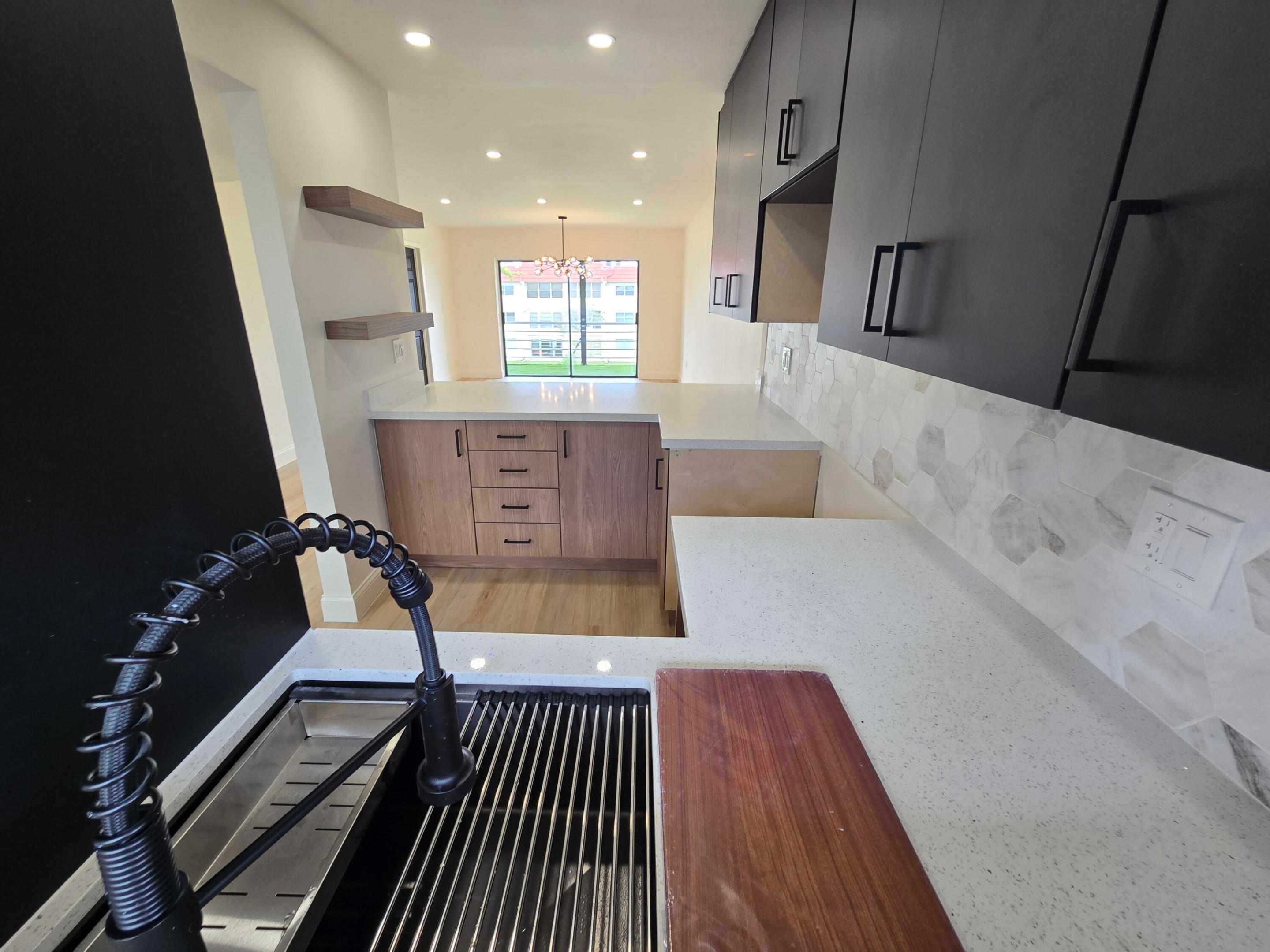 SUNRISE LAKES 19 CONDO - Residential