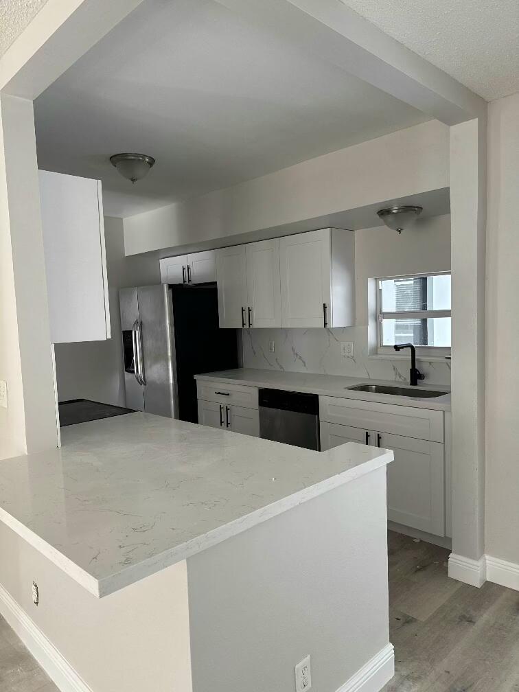 8-10 NE 9th Avenue