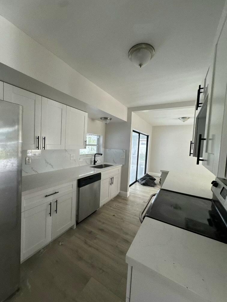 8-10 NE 9th Avenue
