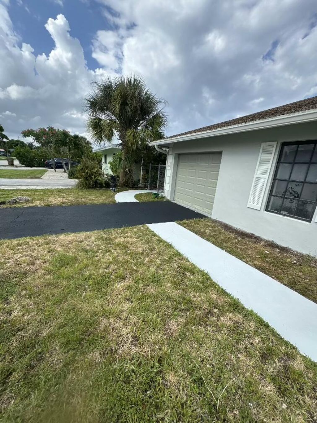 Photo of 810 NE 9th Avenue, Deerfield Beach, FL 33441 (MLS # B26035376)