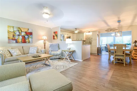 7400 College Pkwy Unit 60B, Fort Myers, FL MLS: F10487633