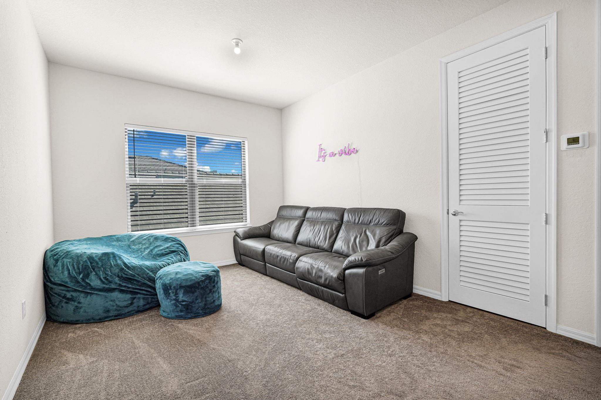 OAK TREE - Residential