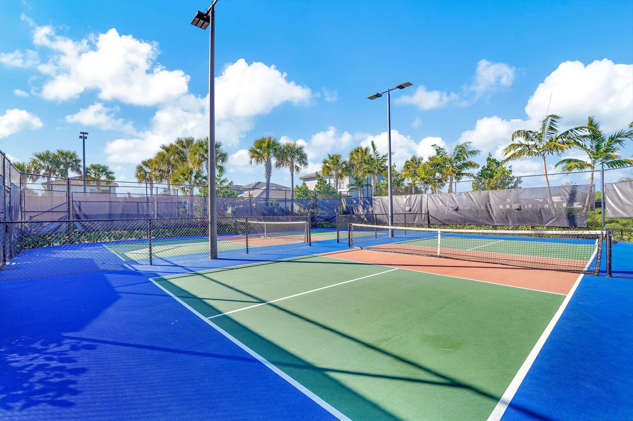 OAK TREE - Residential