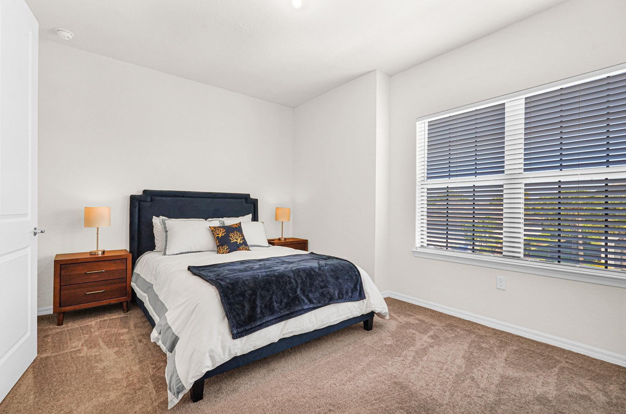 OAK TREE - Residential