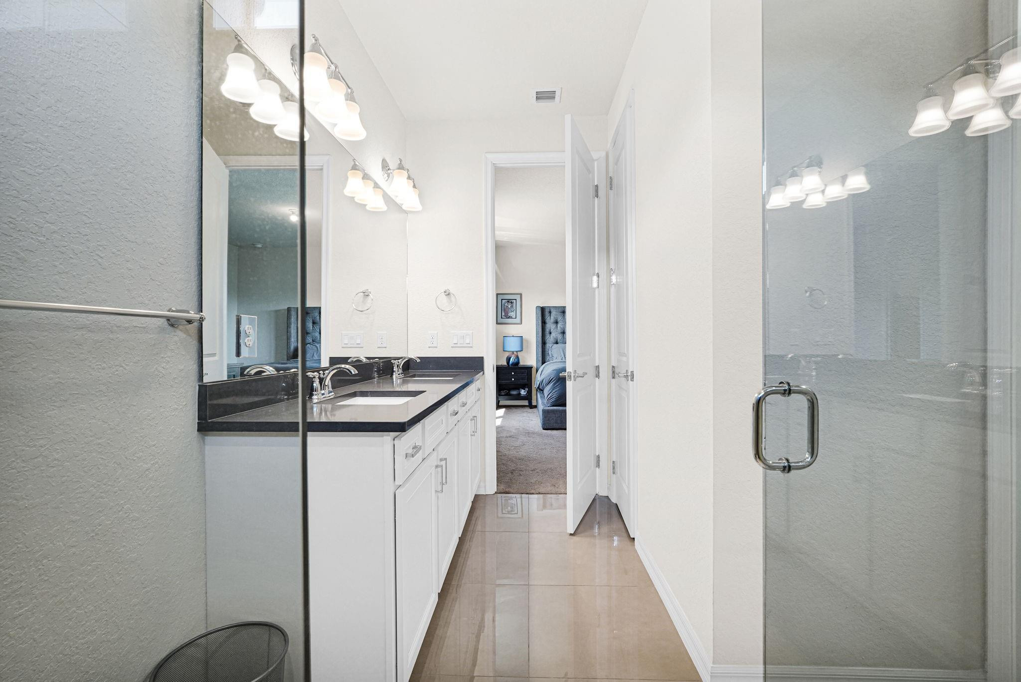 OAK TREE - Residential