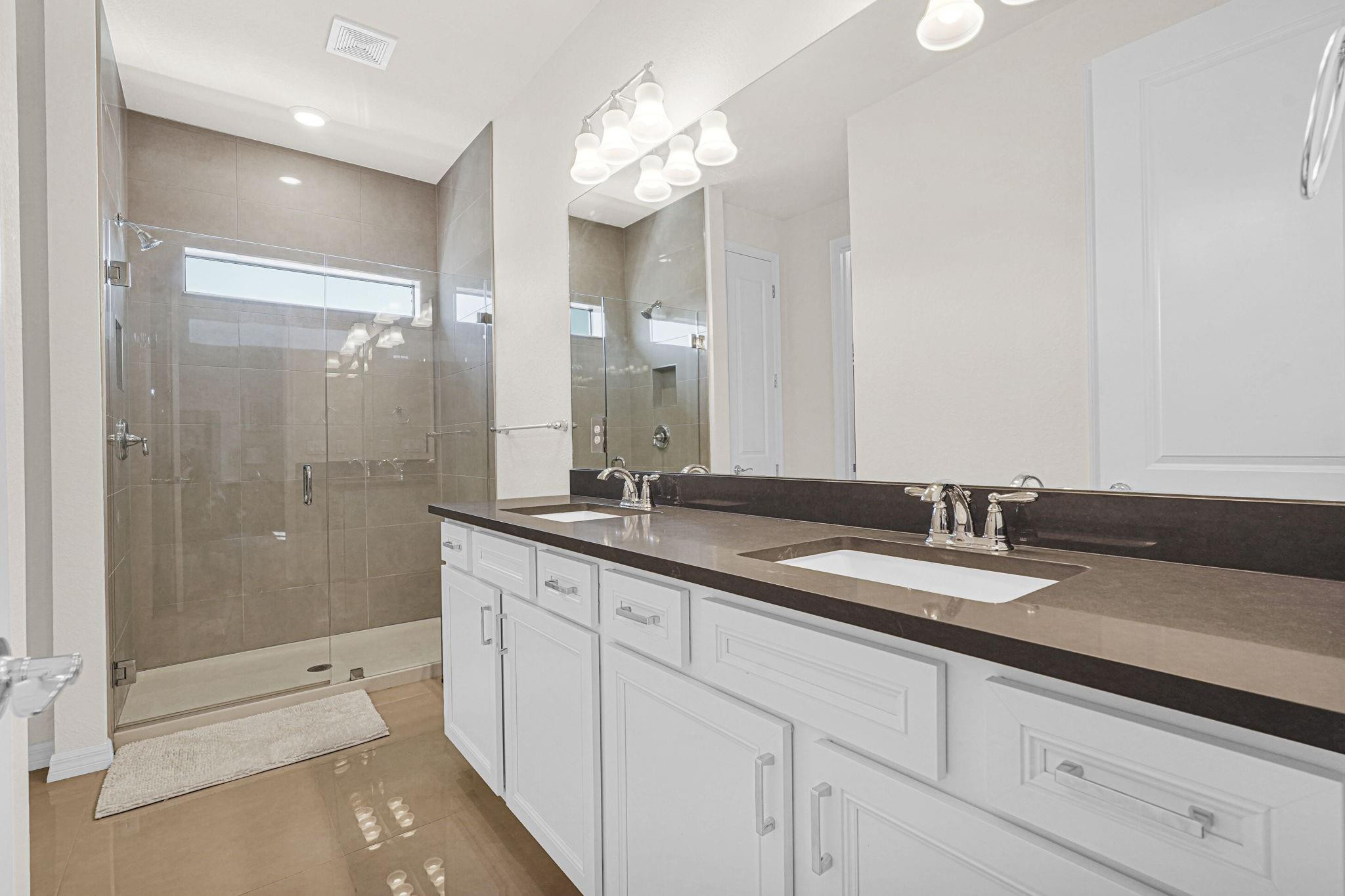 OAK TREE - Residential