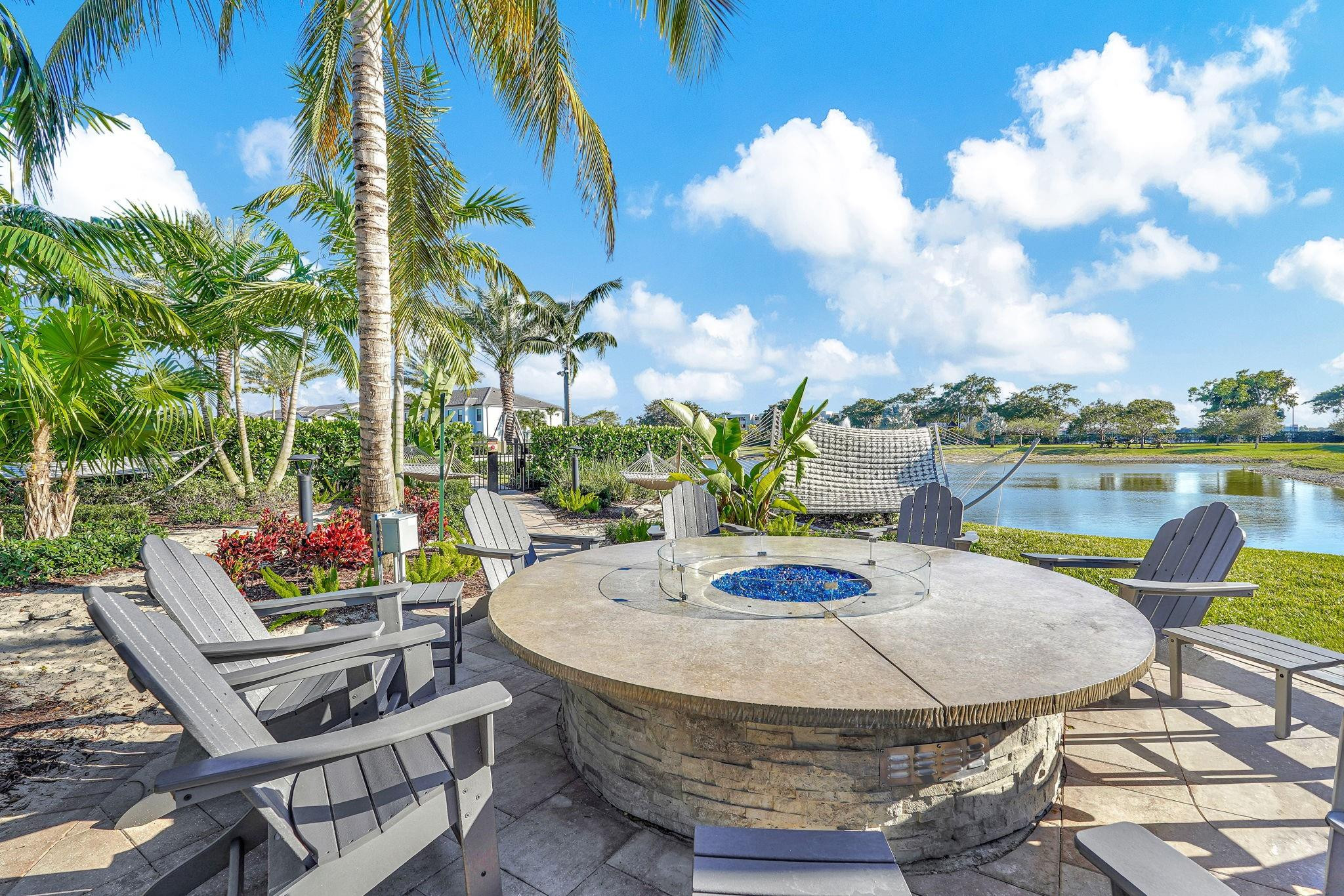 OAK TREE - Residential