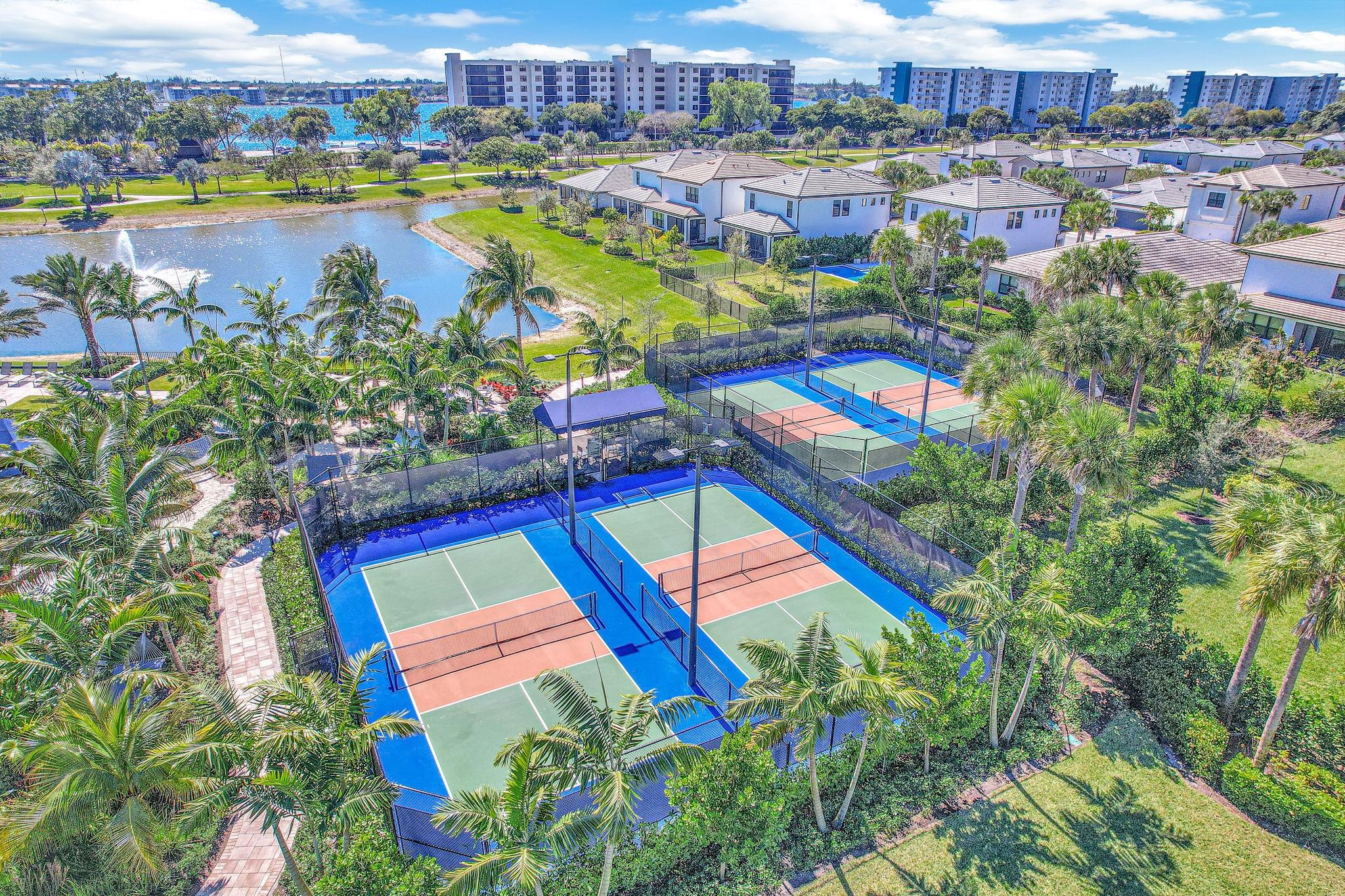 OAK TREE - Residential