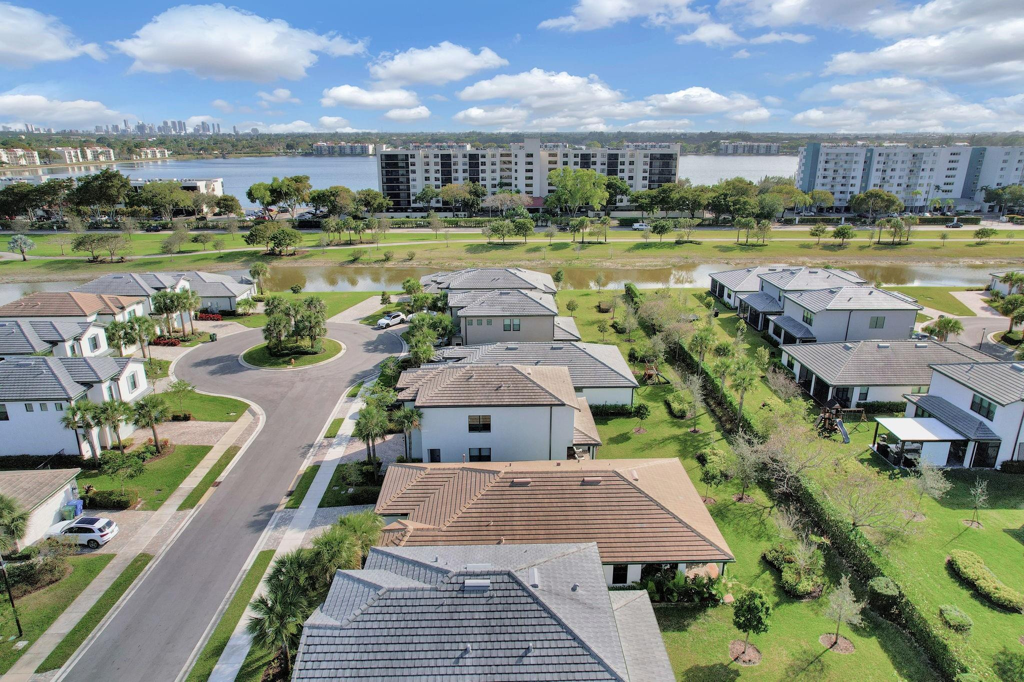 OAK TREE - Residential