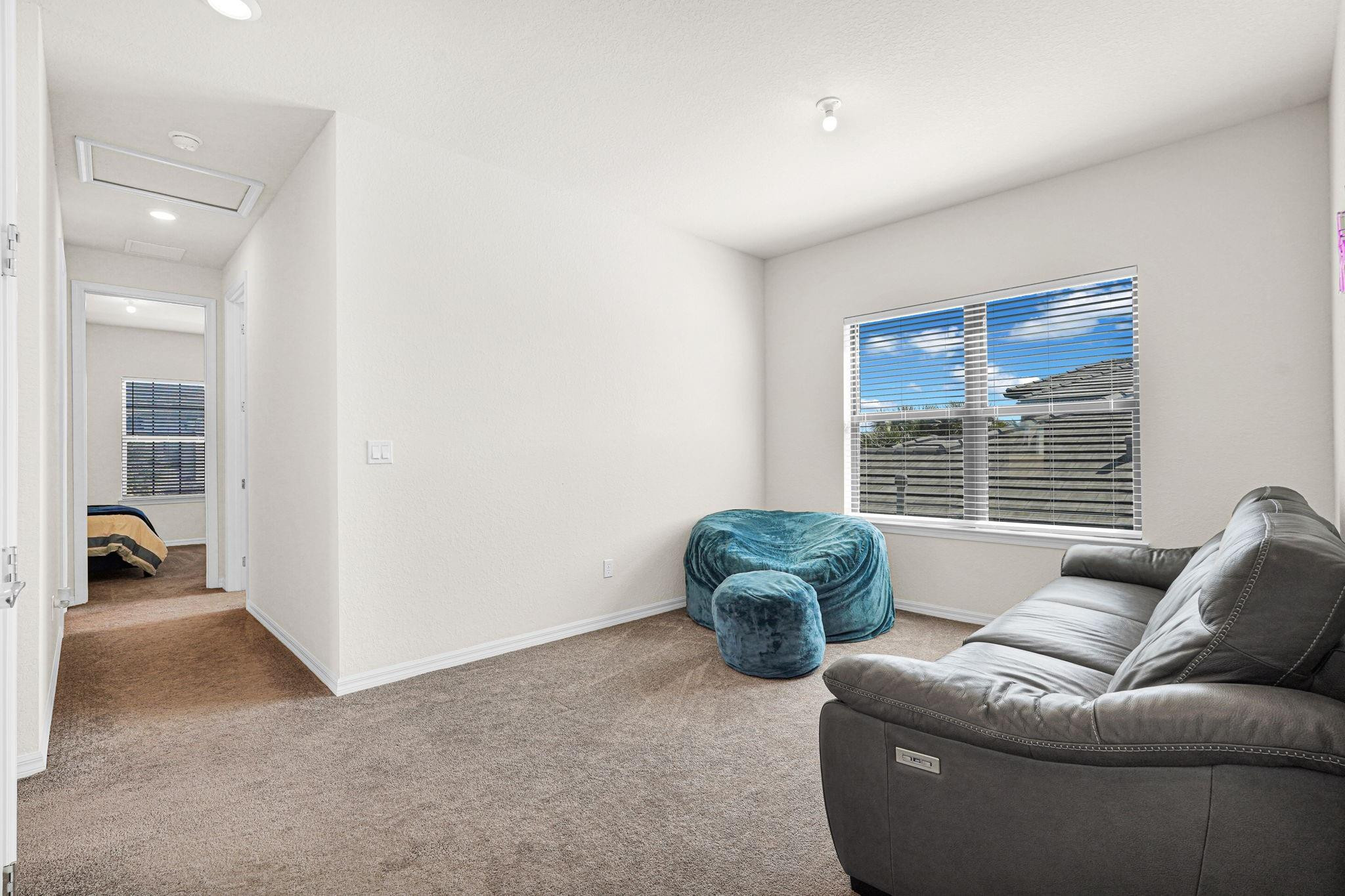 OAK TREE - Residential