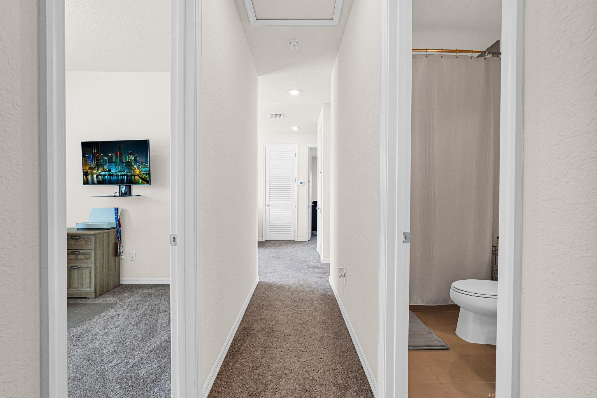 OAK TREE - Residential