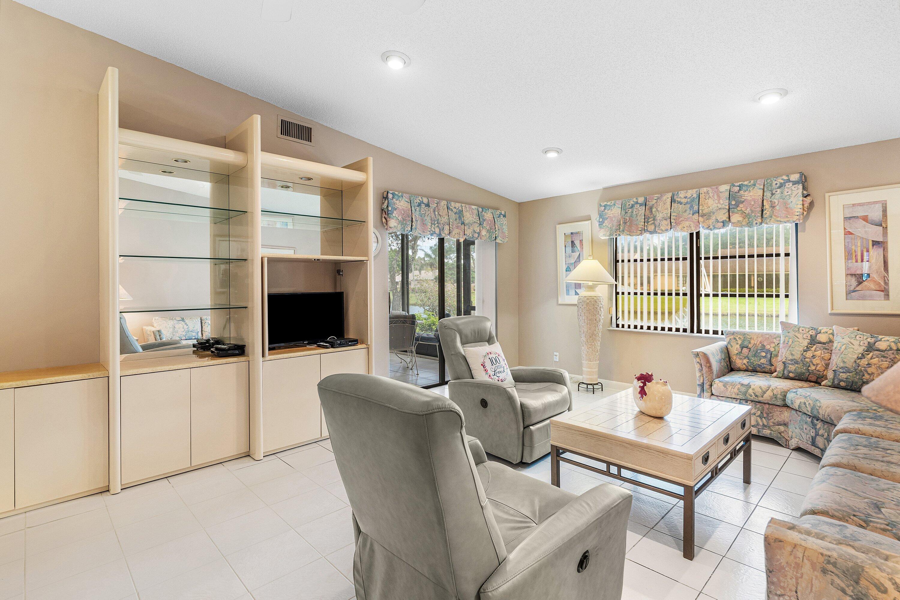 WHISPER WALK SEC E CONDO - Residential