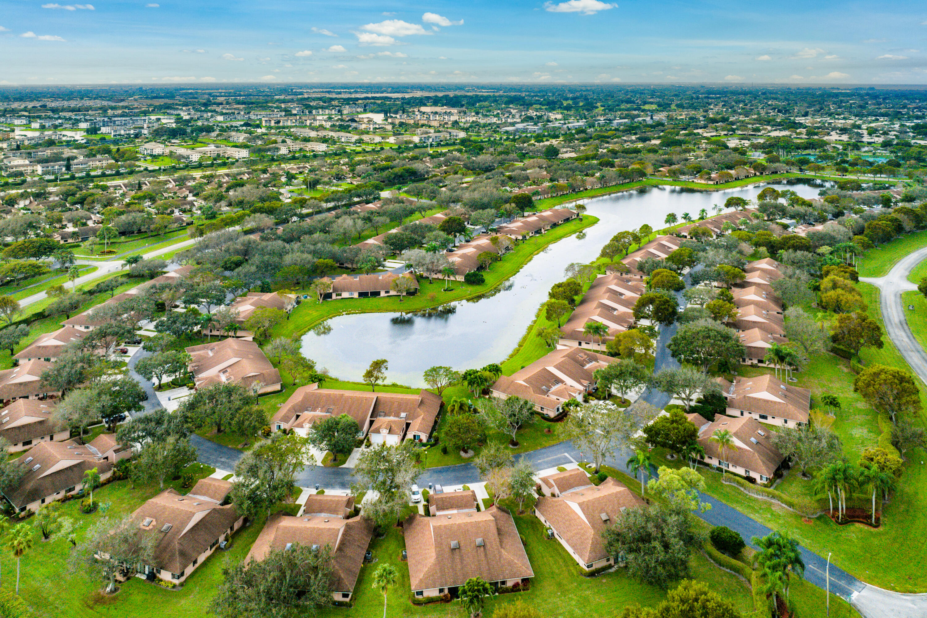 WHISPER WALK SEC E CONDO - Residential