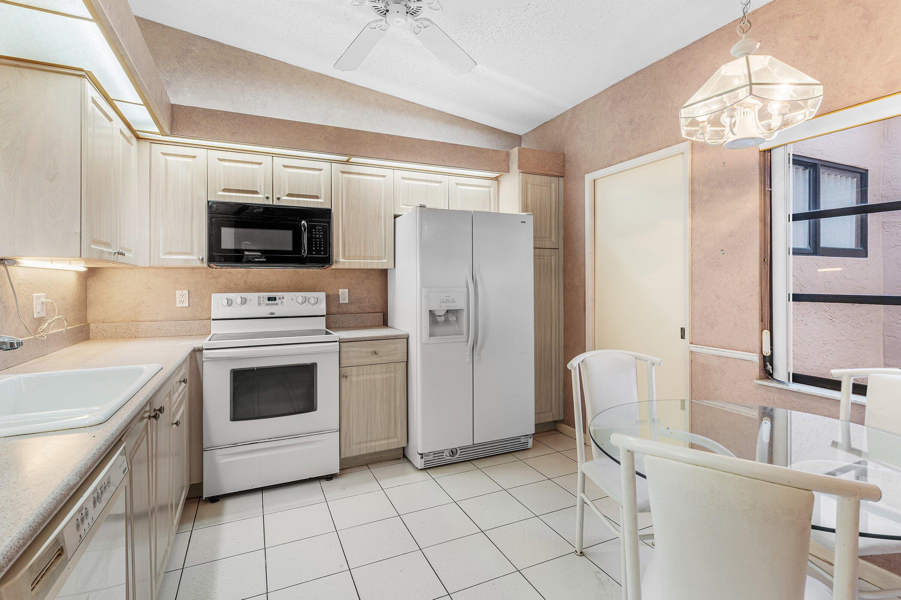 WHISPER WALK SEC E CONDO - Residential