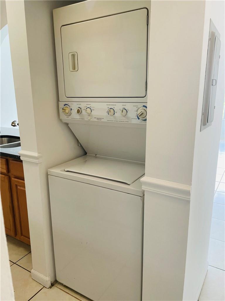 COUNTRY GARDENS CONDO - Residential Lease