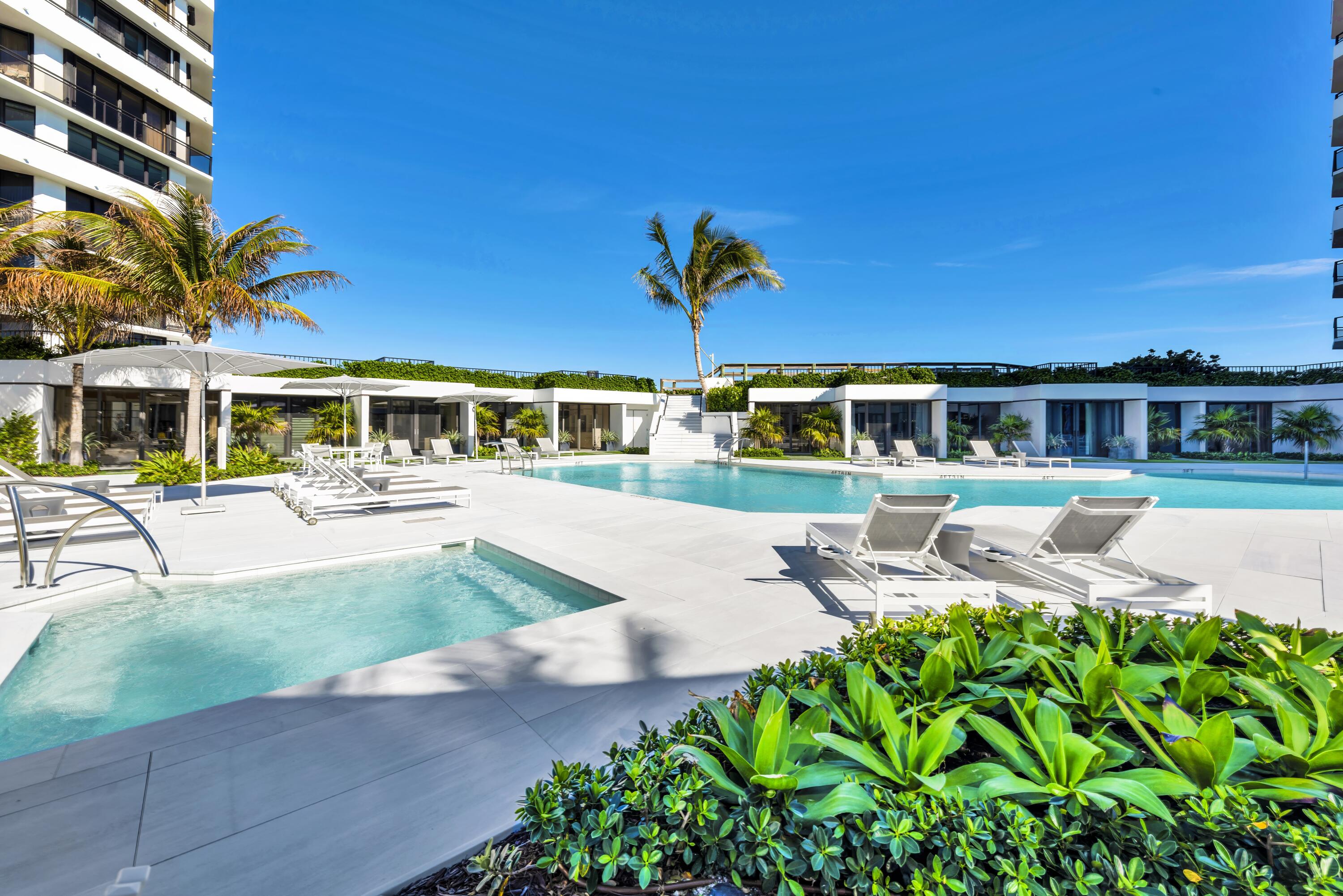 PALM BEACH HAMPTON COND - Residential