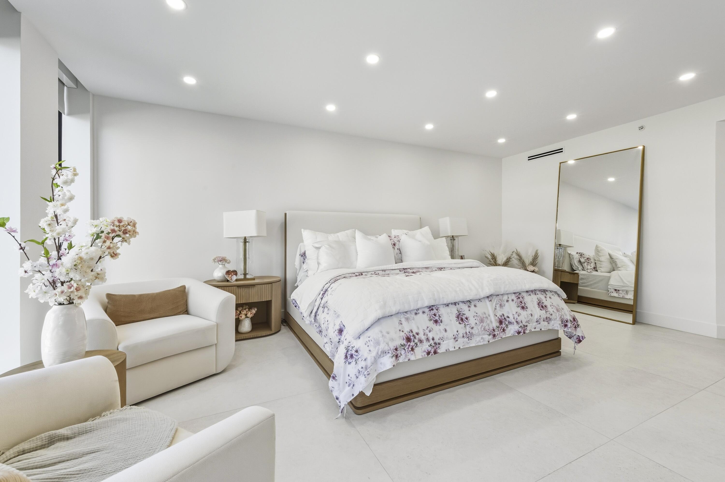 PALM BEACH HAMPTON COND - Residential