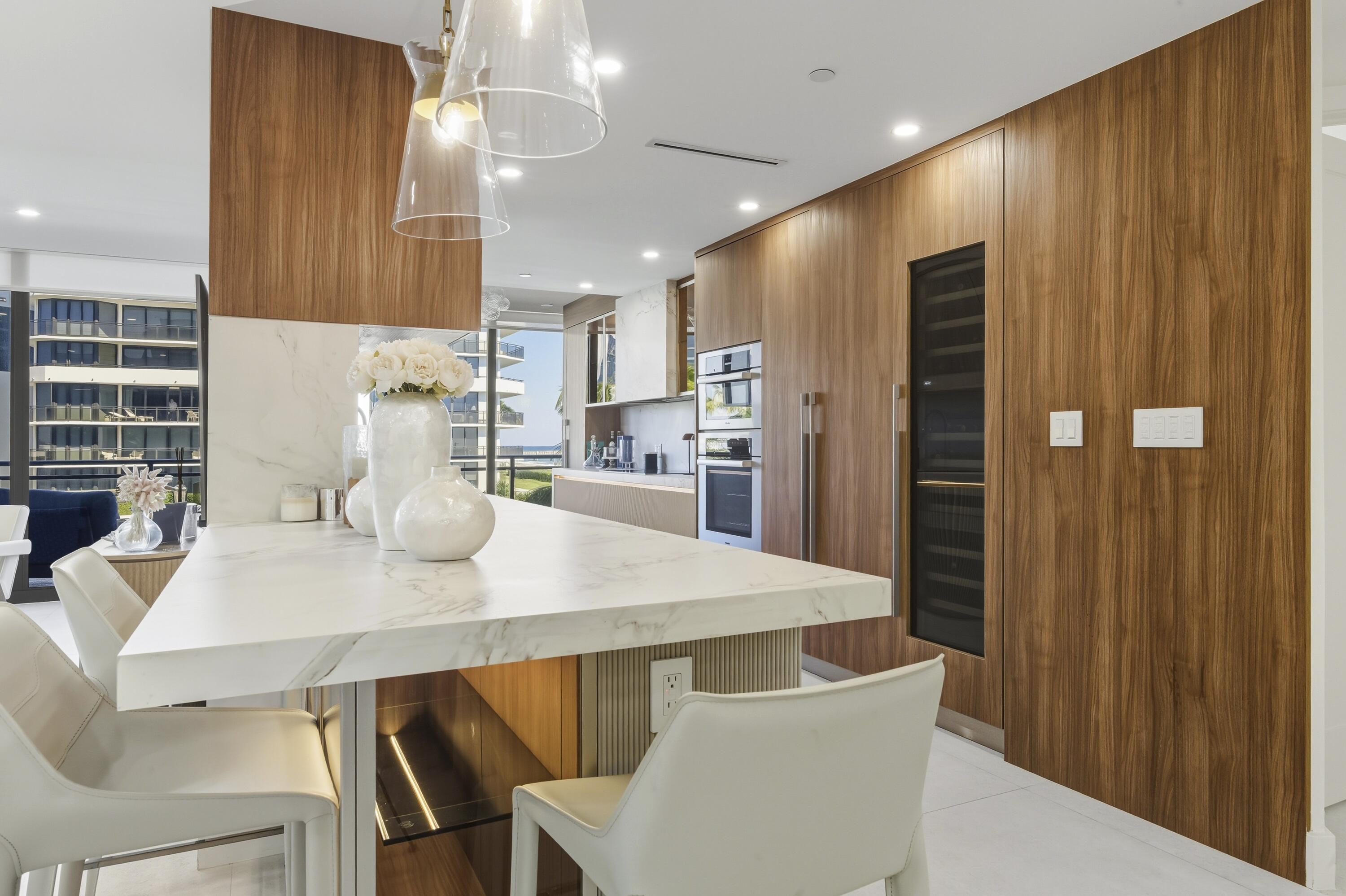 PALM BEACH HAMPTON COND - Residential