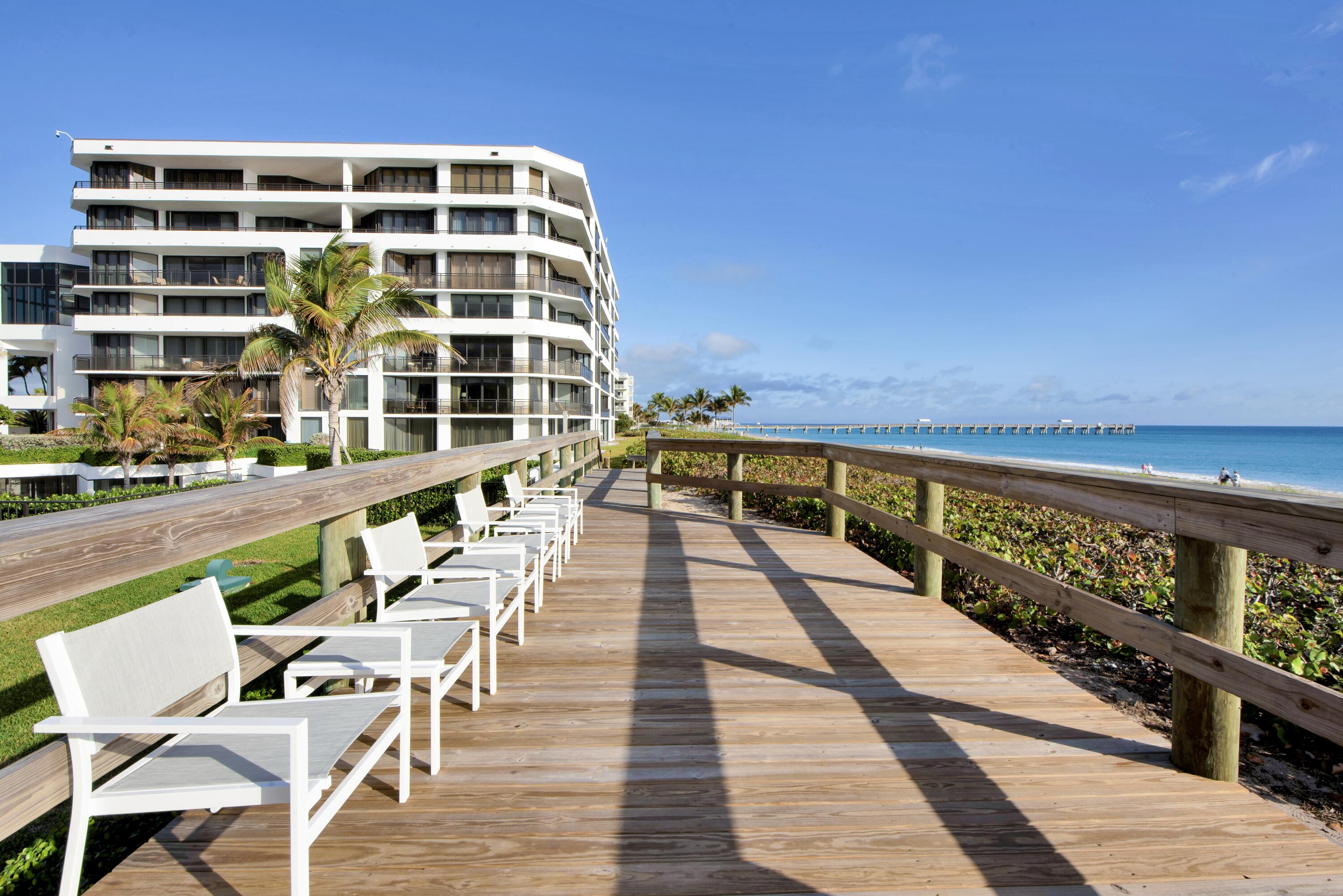 PALM BEACH HAMPTON COND - Residential