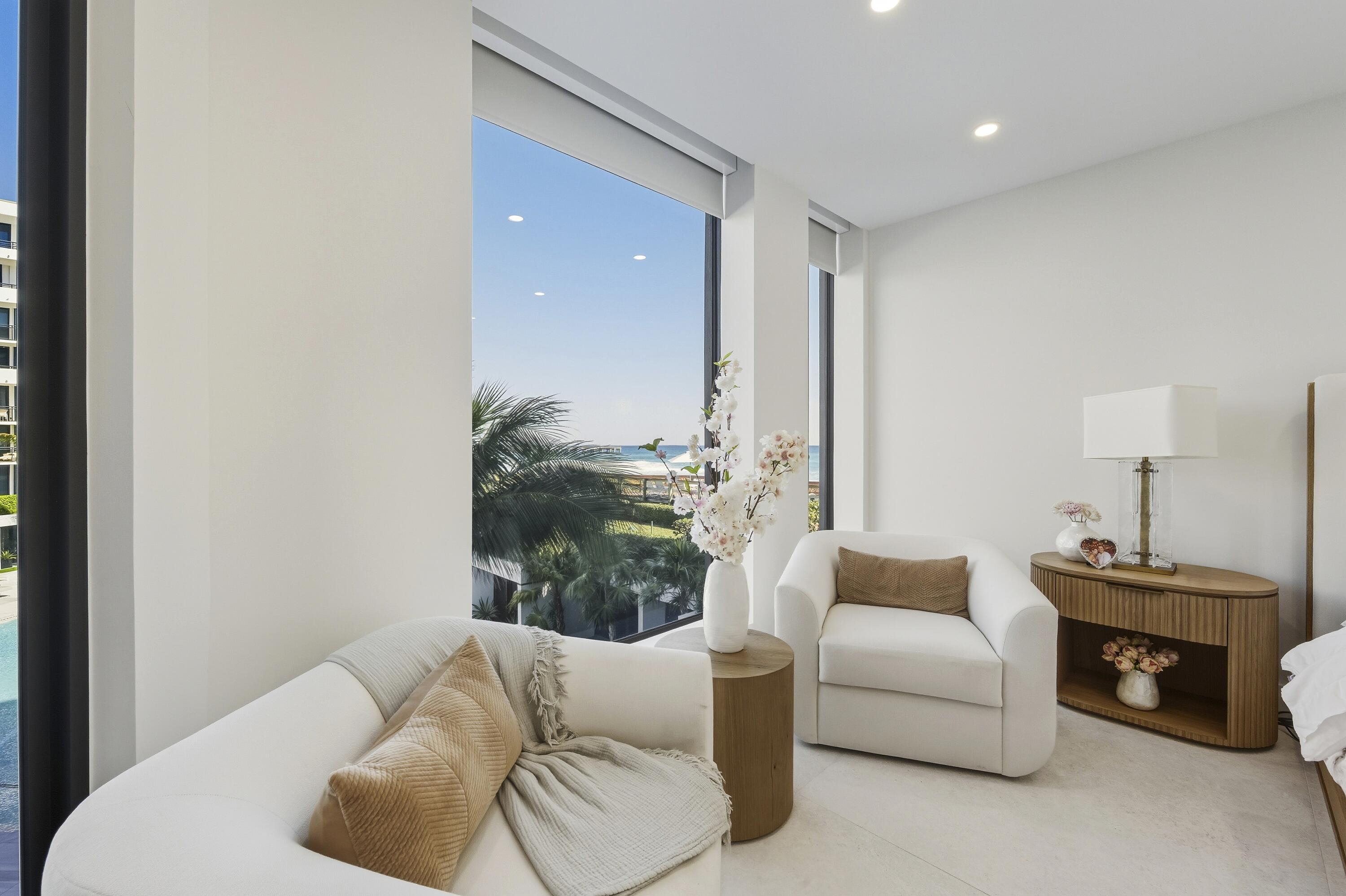 PALM BEACH HAMPTON COND - Residential