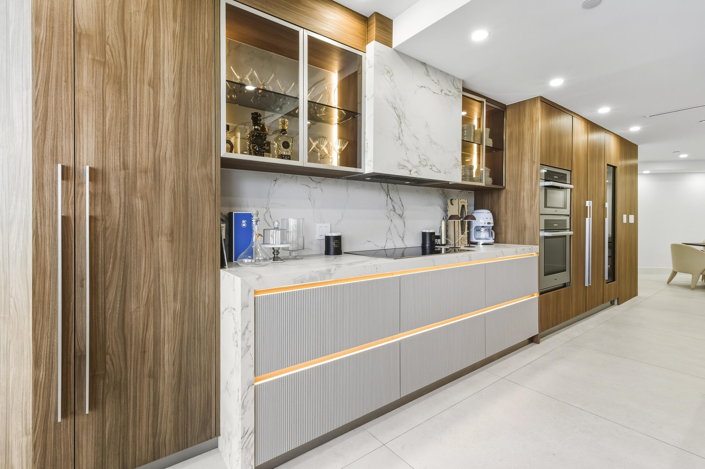 PALM BEACH HAMPTON COND - Residential