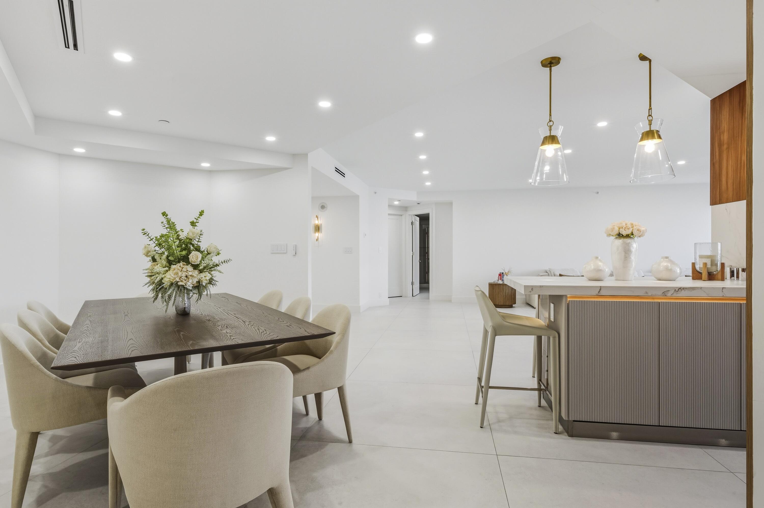 PALM BEACH HAMPTON COND - Residential