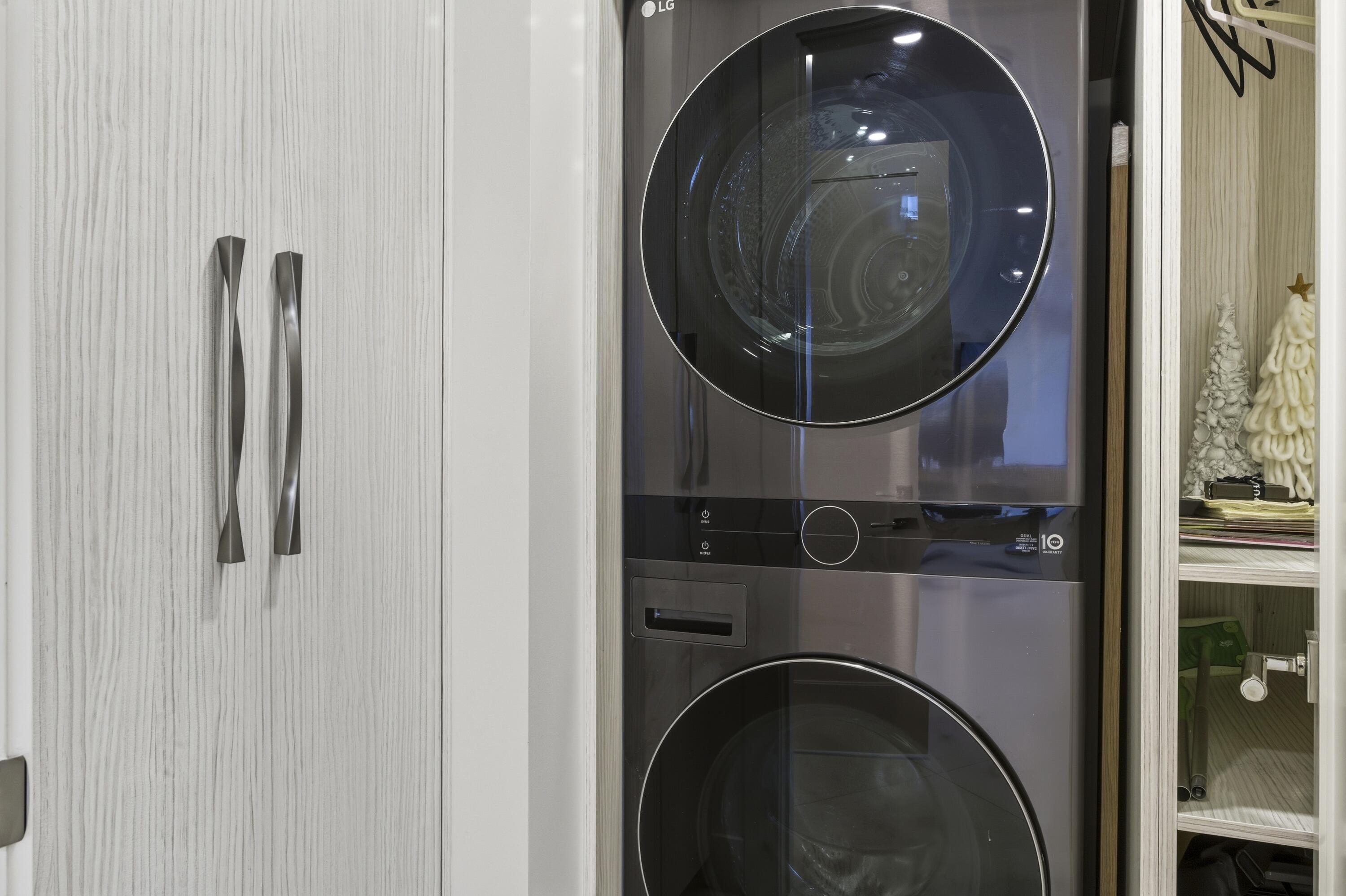 PALM BEACH HAMPTON COND - Residential