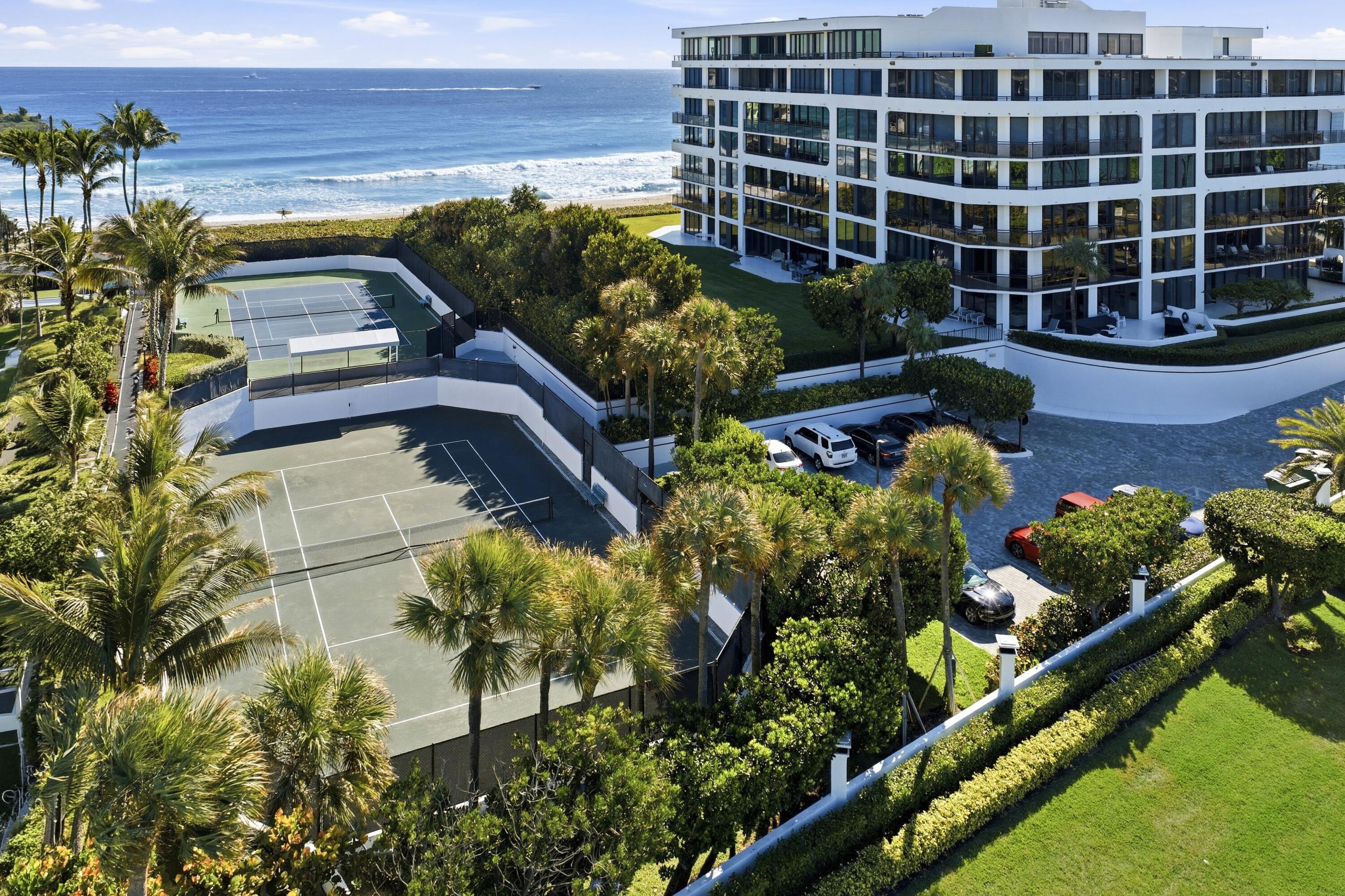 PALM BEACH HAMPTON COND - Residential