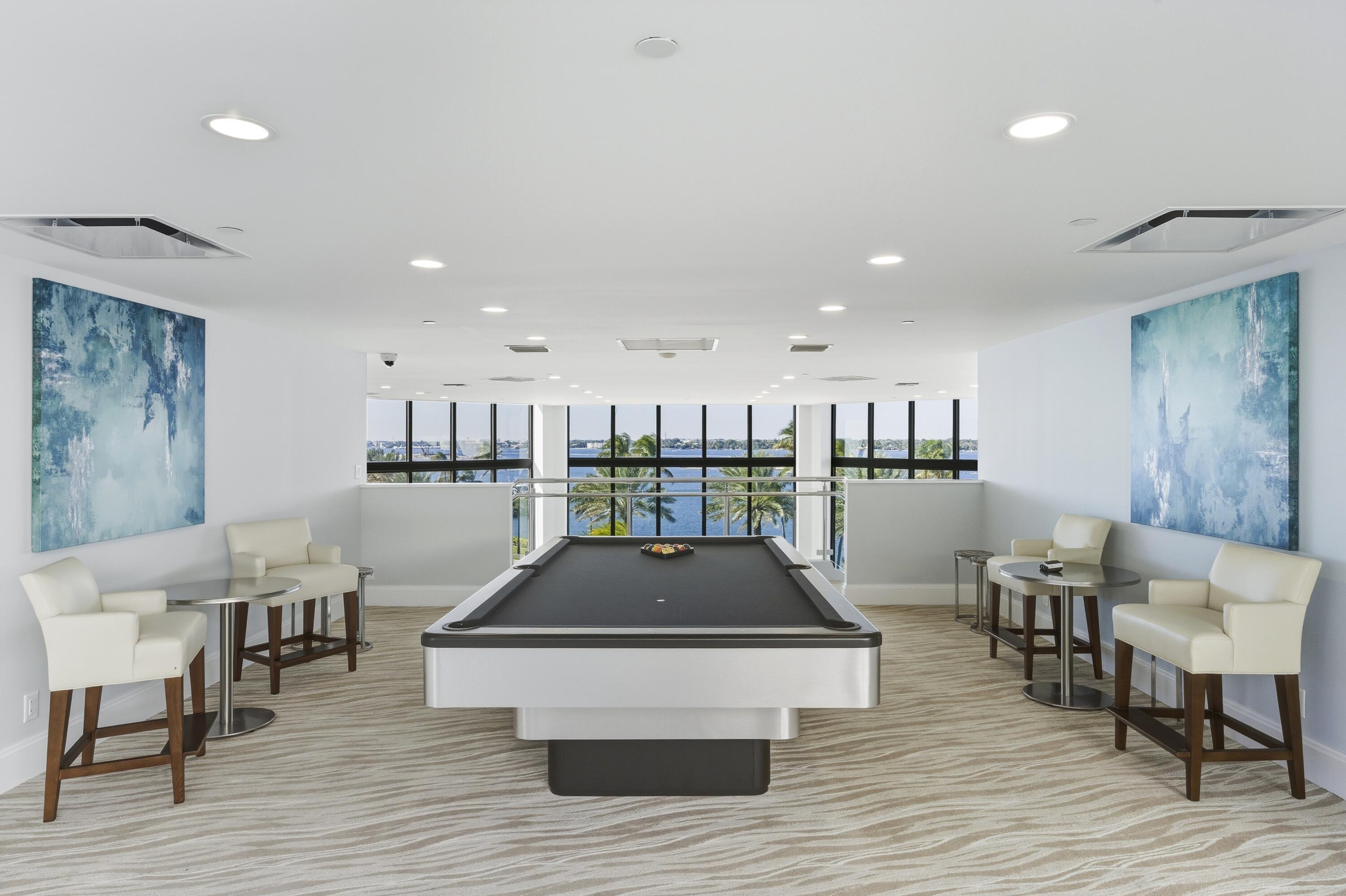 PALM BEACH HAMPTON COND - Residential