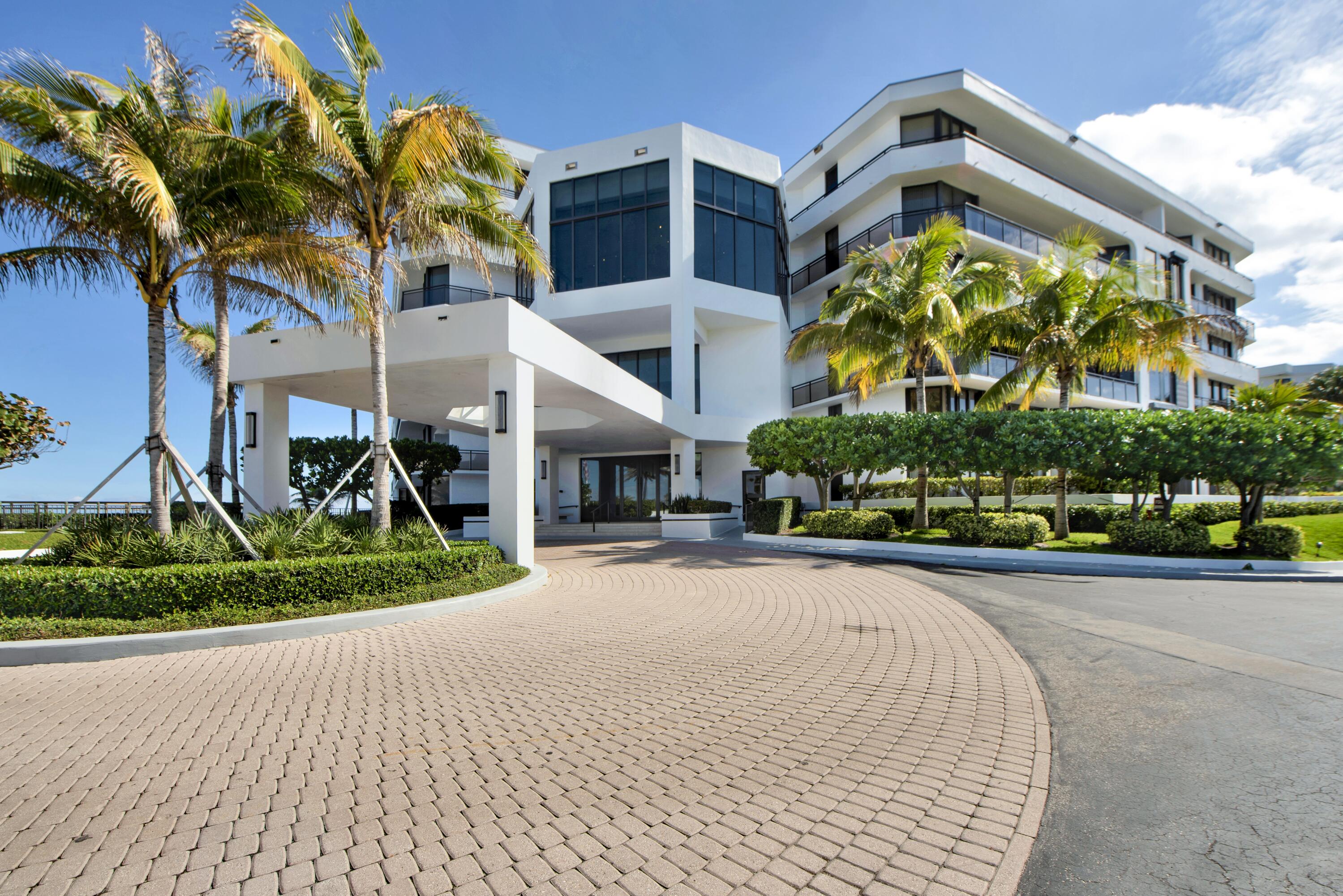 PALM BEACH HAMPTON COND - Residential